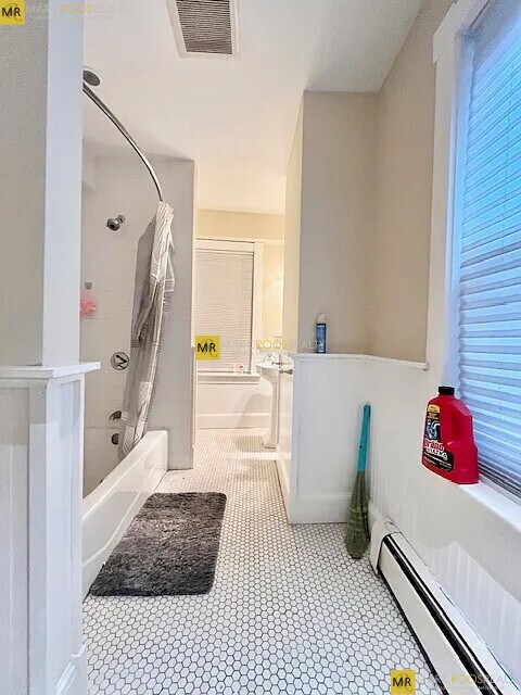 Building Photo - 153 Highland St