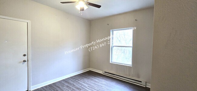 Building Photo - 465 E Washington St