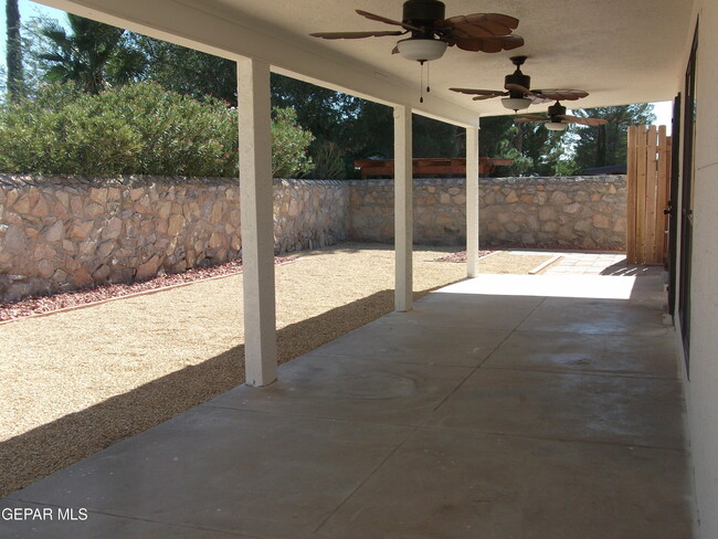 Building Photo - 844 Tepic Dr