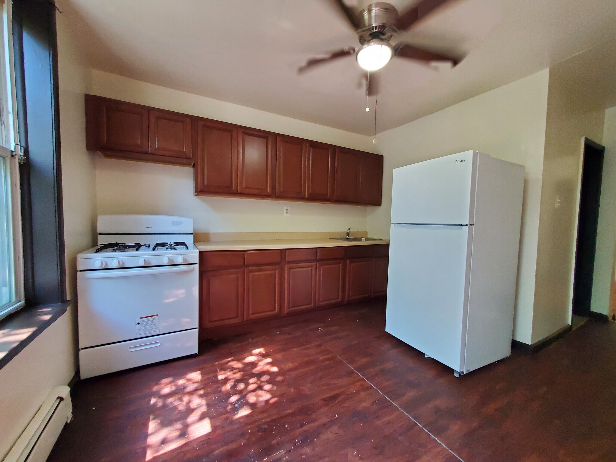 41 Grant Ave #1R - 39 Grant Ave