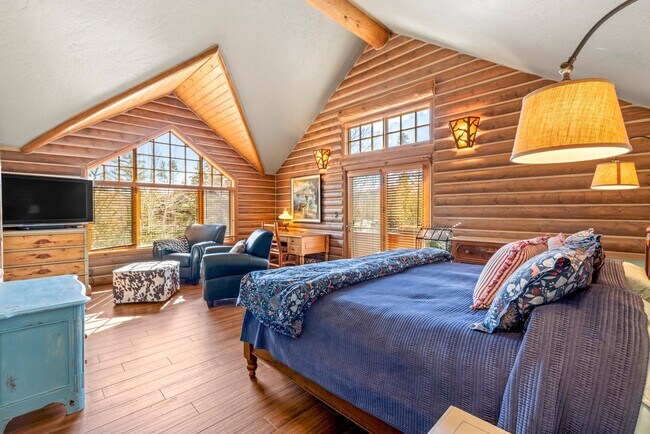 Building Photo - New to the market!  Log home in Frisco!  L...