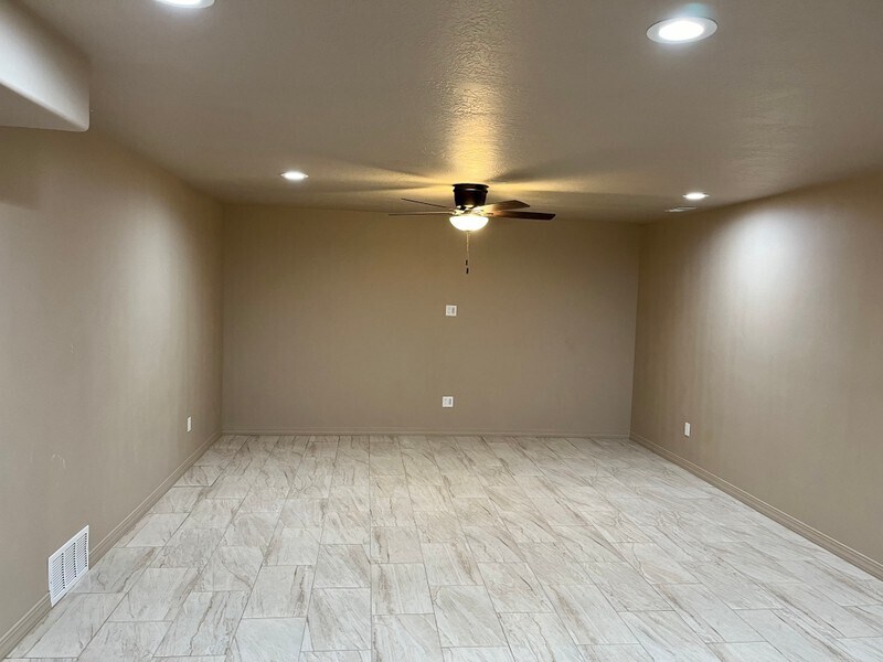 Building Photo - 2658 S 8850 W