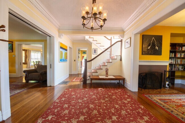 Building Photo - 356 Carteret Pl