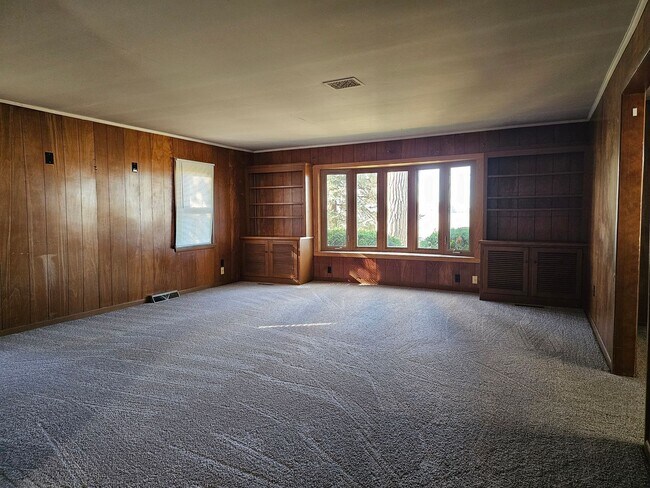 Building Photo - Great Two Bedroom Home in Haskins