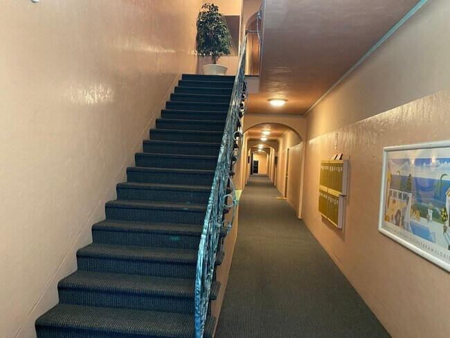 Interior Photo - 521