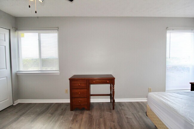 Building Photo - 1330 Hunters Rd