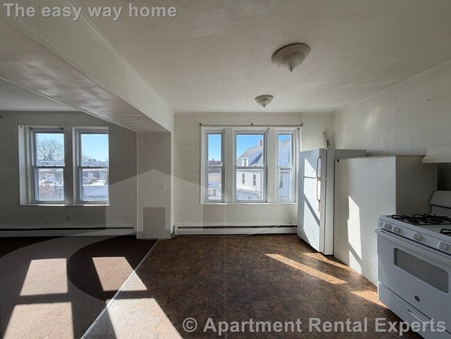 Building Photo - 509 Medford St