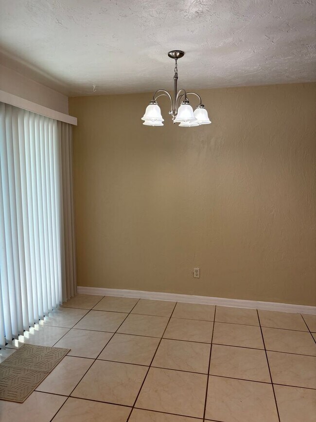 Building Photo - 322 Canal Rd