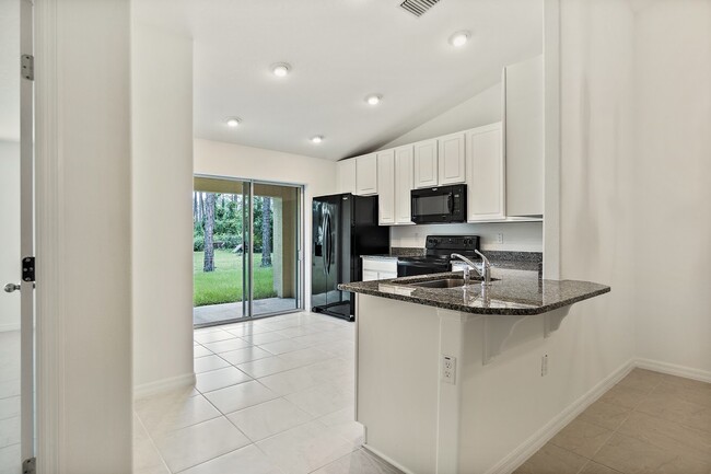 Building Photo - 24 Farnum Ln
