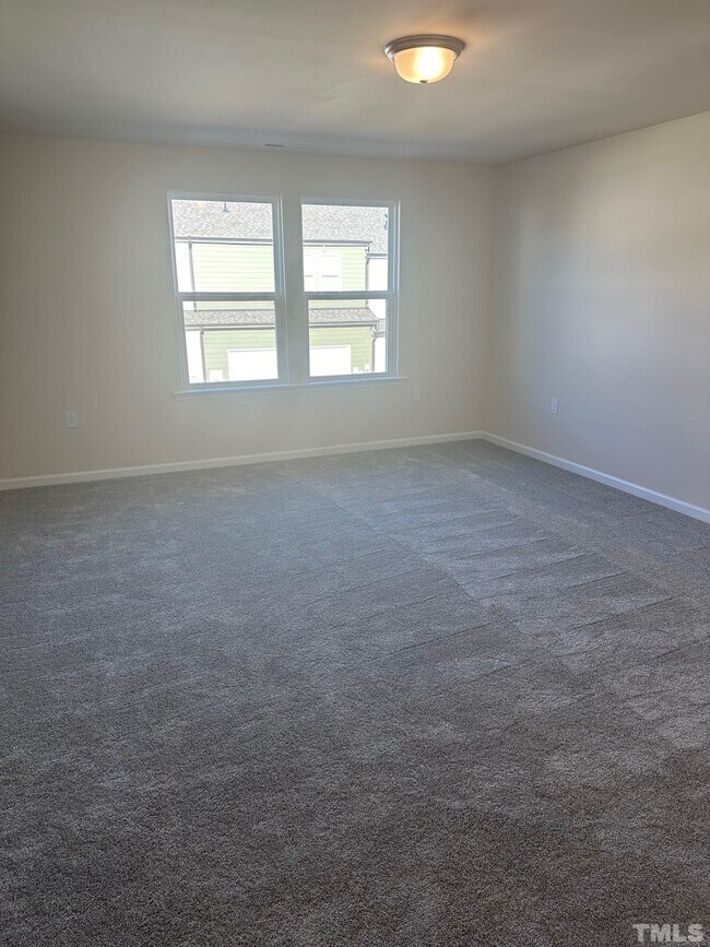 Building Photo - 240 Ribbon Rail St