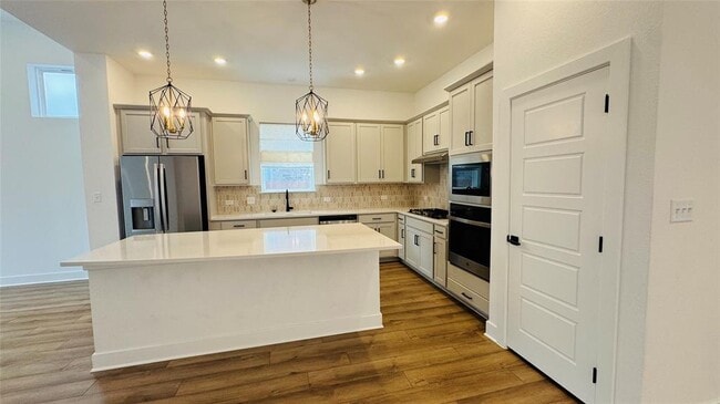 Building Photo - 1332 S Brook Dr