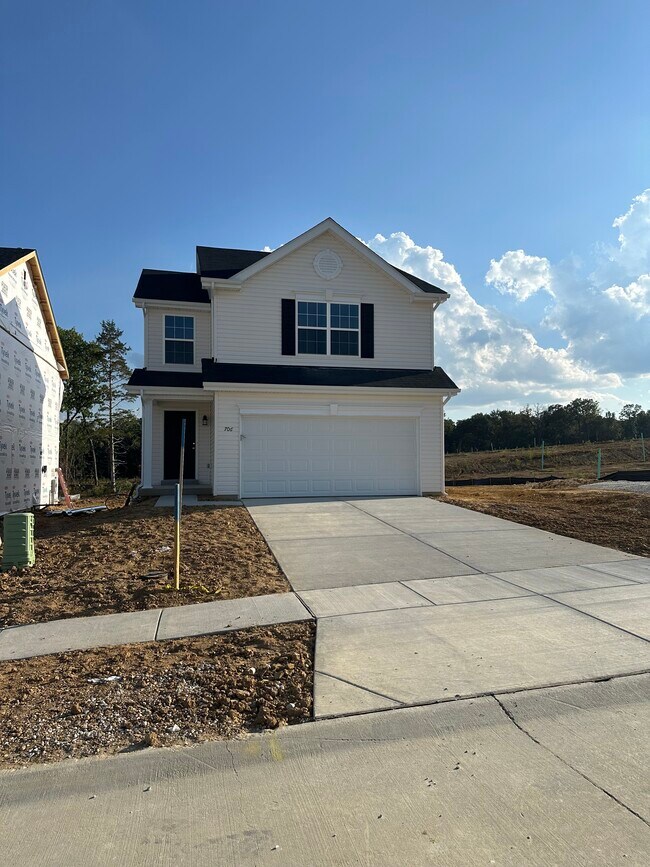 Building Photo - 706 Courtshire Crossing