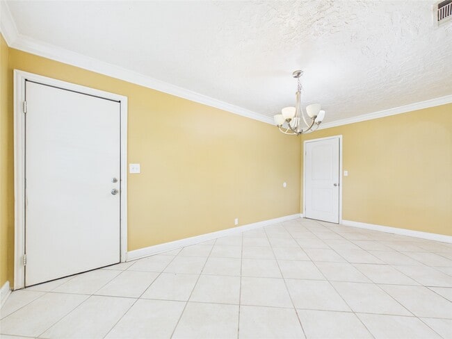 Building Photo - 1213 W Sidnor St