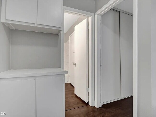 Building Photo - NO MIN CREDIT SCORE REQUIRED, BK OKAY, PAST EVICTION OKAY!, BACKGROUND FRIENDLY. Apply at "The Re...