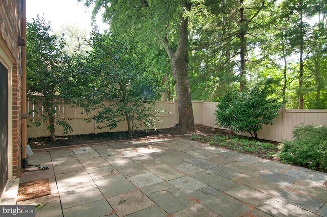 Building Photo - 11400 Dorchester Ln