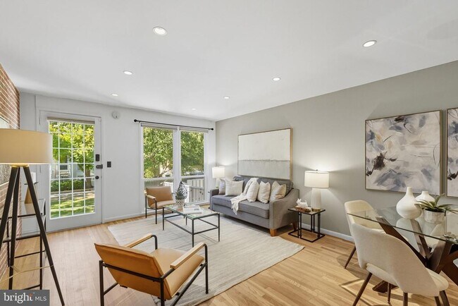 Building Photo - 237 G St SW