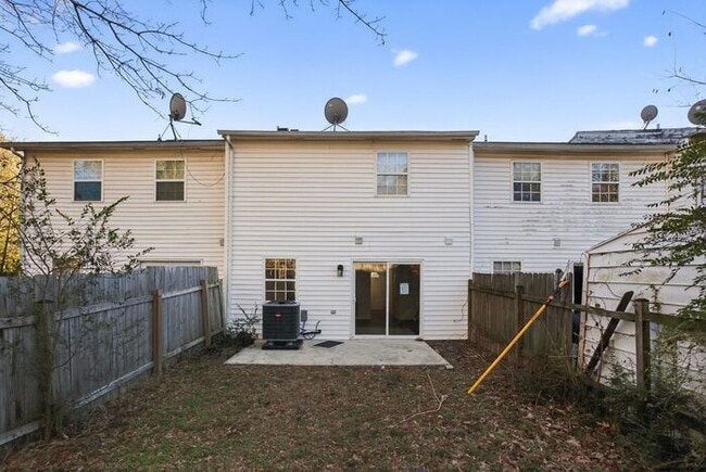 Building Photo - 21864 Ronald Dr