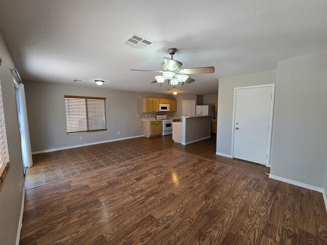Building Photo - A Fabulous 4 Bedroom Home in N.Las Vegas 1 Bedroom Downstairs.