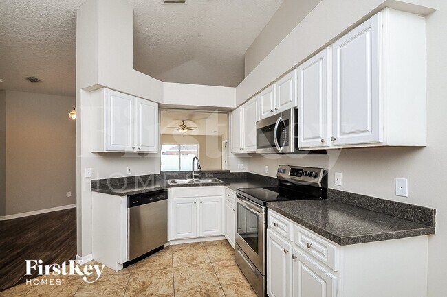 Building Photo - 12101 Feldwood Creek Ln