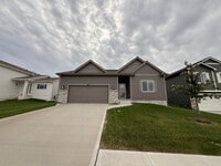 Building Photo - Stunning Modern Ranch for Rent near Lake F...