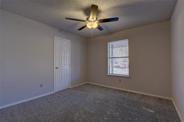Building Photo - 213 Pecan St