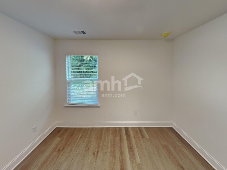 Building Photo - 210 Gershon Wy