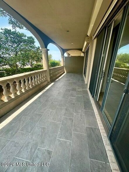 Building Photo - 4640 W Beach Blvd
