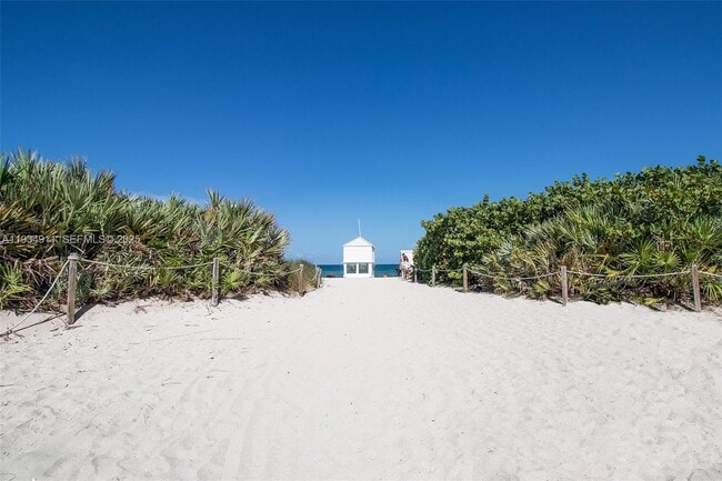 Building Photo - 8430 Harding Ave