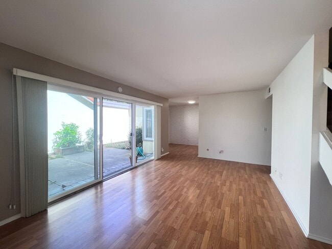 Building Photo - BRIGHT & SPACIOUS 3BD/2BA TOWNHOME IN PLEASANTON CA!!!