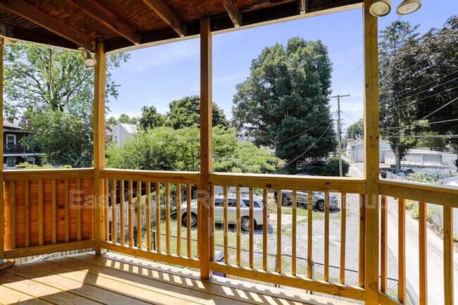 Building Photo - 131 Fairground Ave