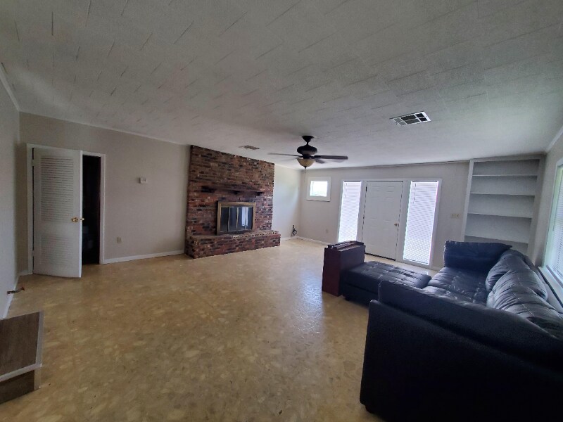 Building Photo - 2815 Graybow Rd