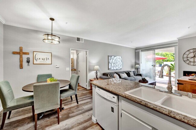 Building Photo - 13133 Le Parc