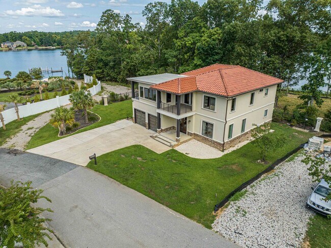 Building Photo - WELCOME TO LAKE MURRAY'S PARADISE