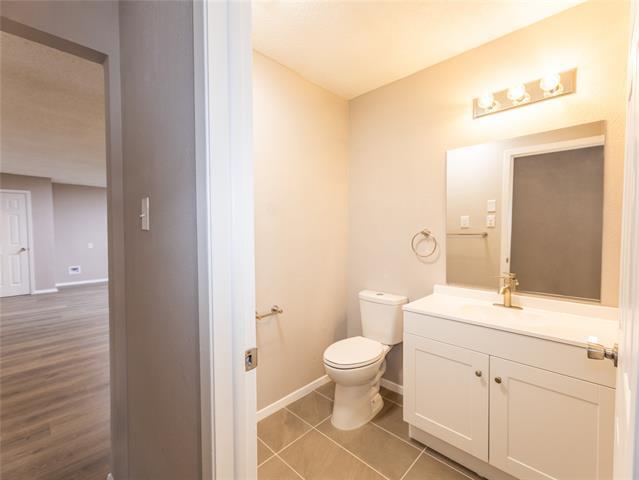 Building Photo - 1932 Mars Dr