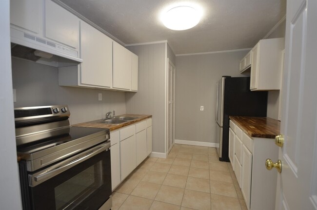 Building Photo - 1453 Clermont Ave