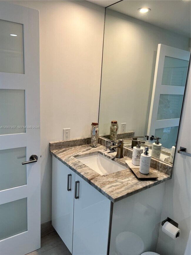 Building Photo - 2475 Brickell Ave