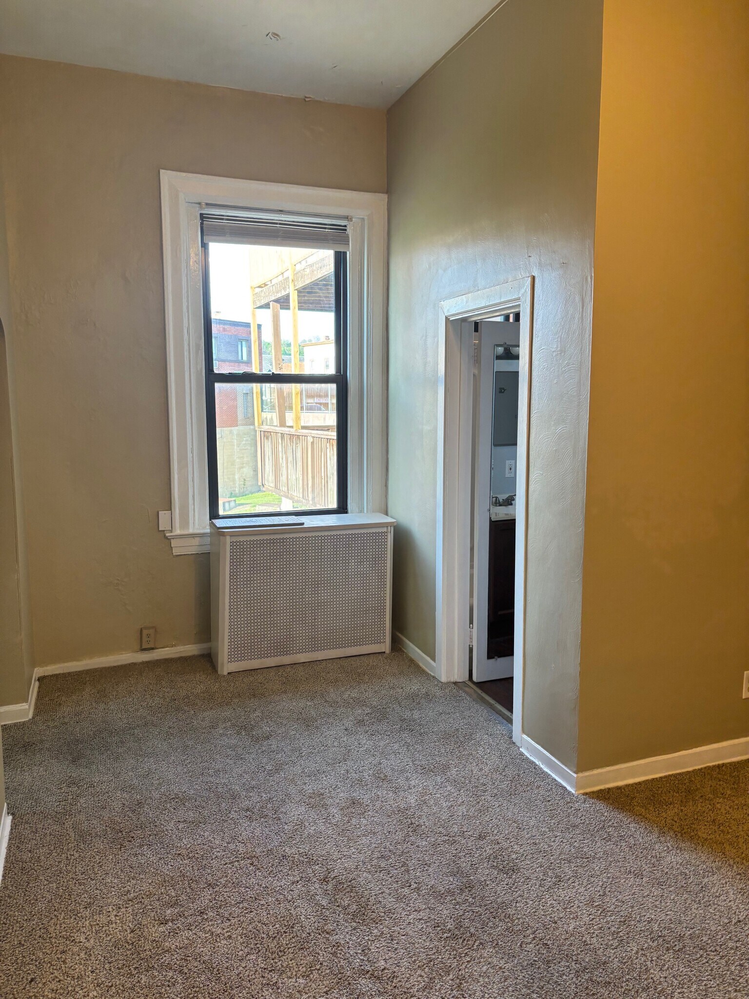 Building Photo - 406 Station Street