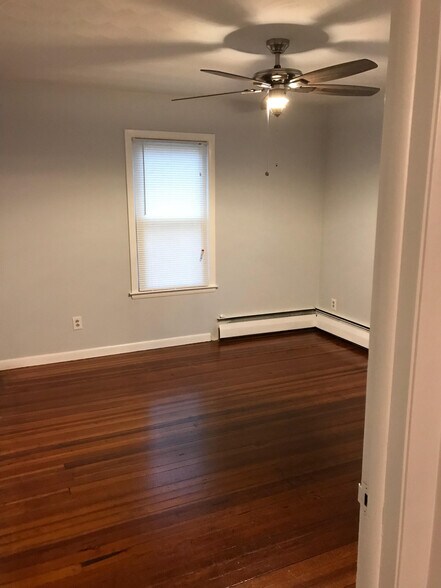 Building Photo - 118 Woodland St