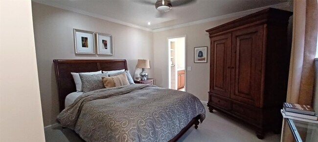 Building Photo - 6688 Via Regina