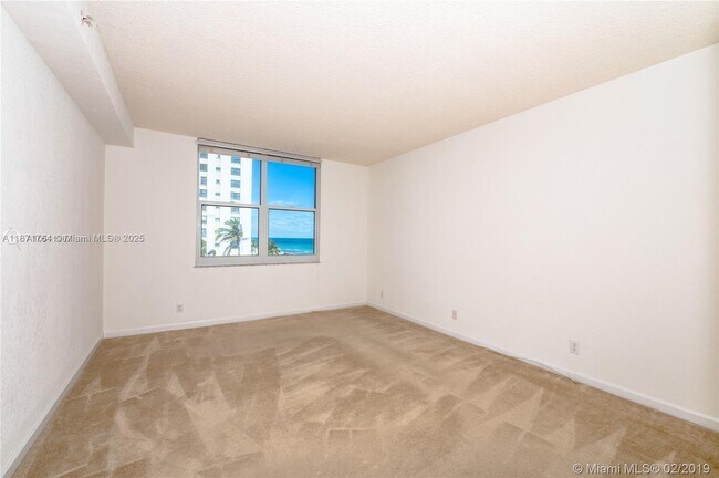 Building Photo - 2501 S Ocean Dr