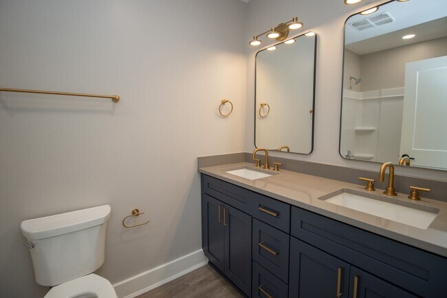 Building Photo - Modern Comfort Meets Historic Character in...