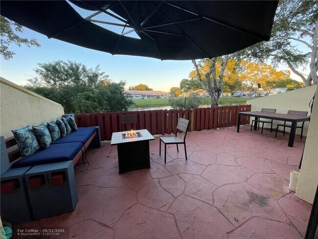 Building Photo - 8517 NW 9th Pl