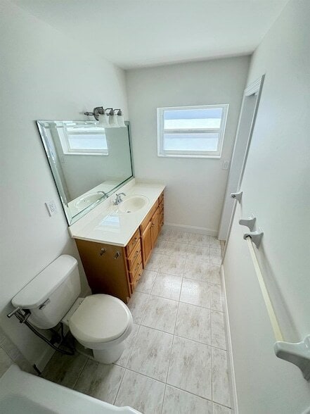 Building Photo - 2765 Ashley Dr W