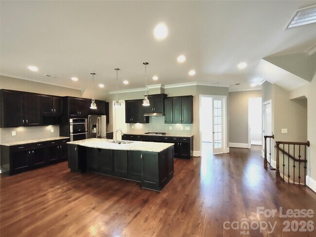 Building Photo - 6432 Fairway Row Ln