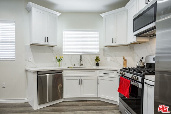 Building Photo - 1475 W 22nd St