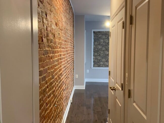 Building Photo - Charming Philadelphia Home in a Prime Location