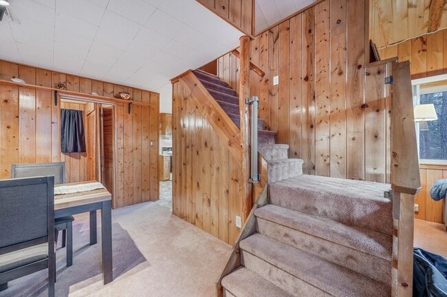 Building Photo - 194 E Blue Jay Cir