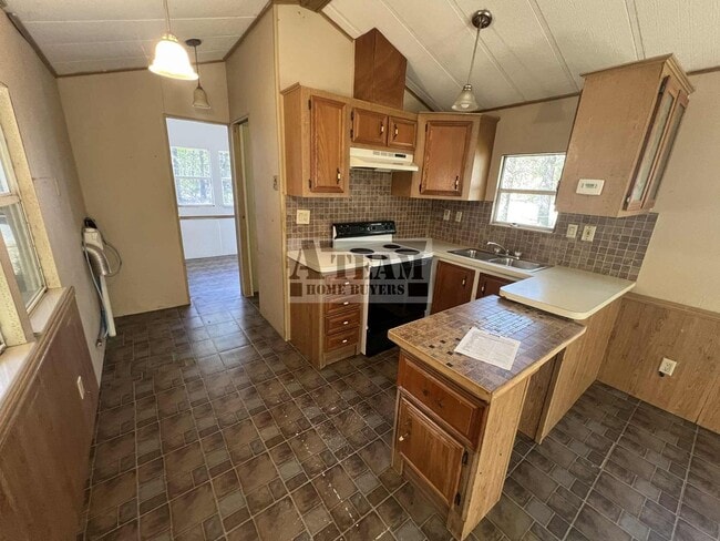 Building Photo - Cozy 1 Bedroom 1 Bath Home with Big Yard!