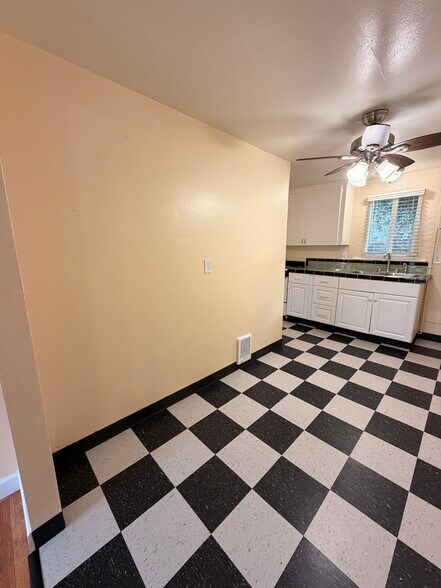 Building Photo - 11240 SW Barbur Blvd