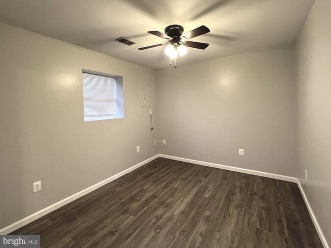 Building Photo - 2610 Streamview Dr